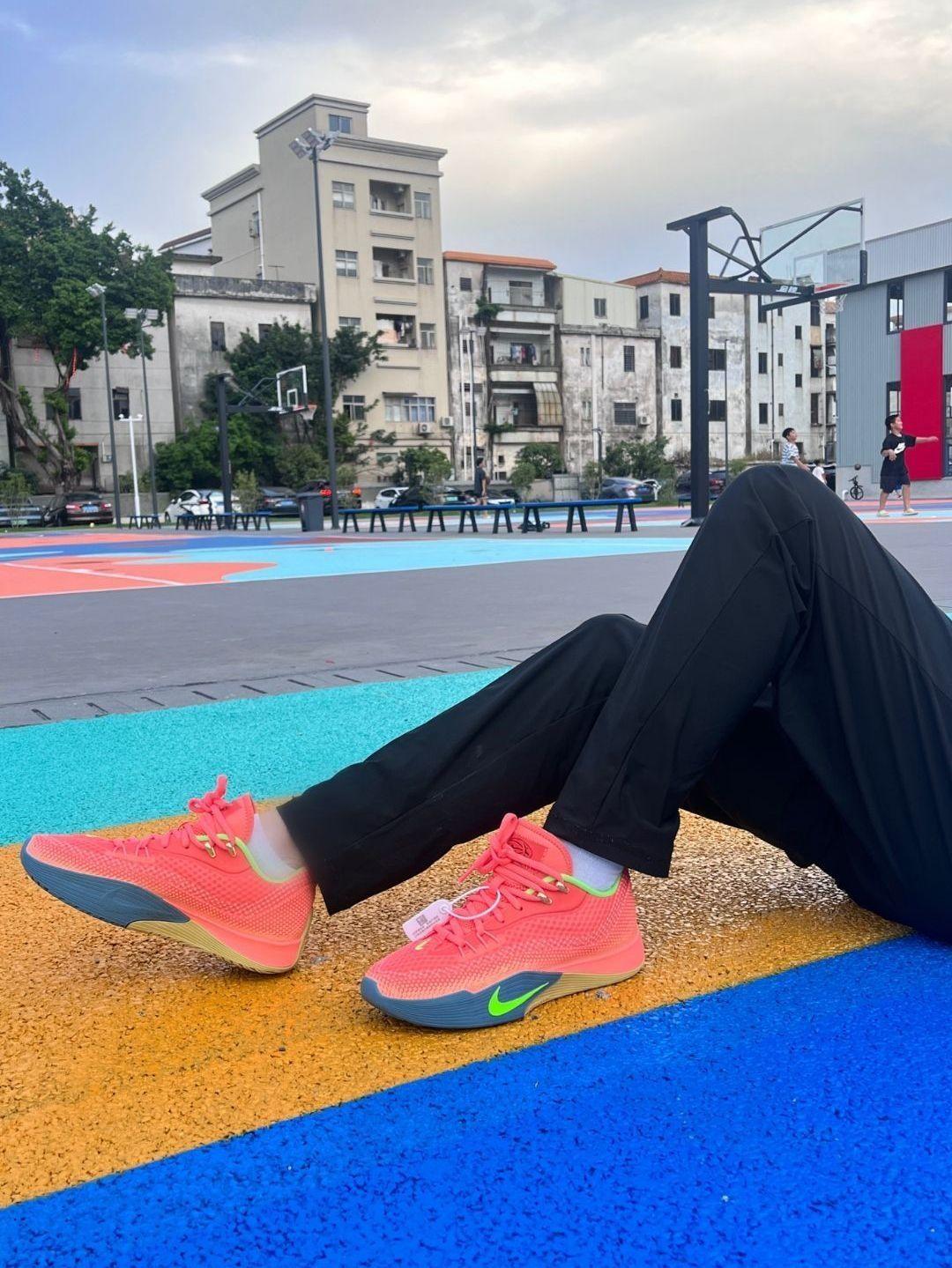 Nike S.T.Flare气焰红色 外场实战篮球鞋